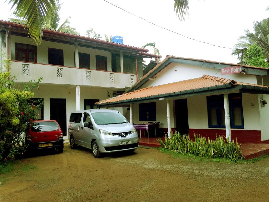 Rest Point Hotel Унаватуна Екстериор снимка